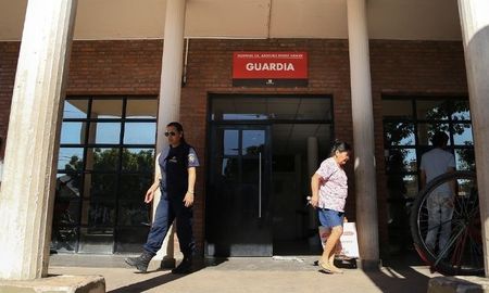 El menor fue trasladado de urgencia al hospital Gamen y luego derivado al Español, donde lo operaron para sacarle la bala. El menor fue trasladado de urgencia al hospital Gamen y luego derivado al Español, donde lo operaron para sacarle la bala.