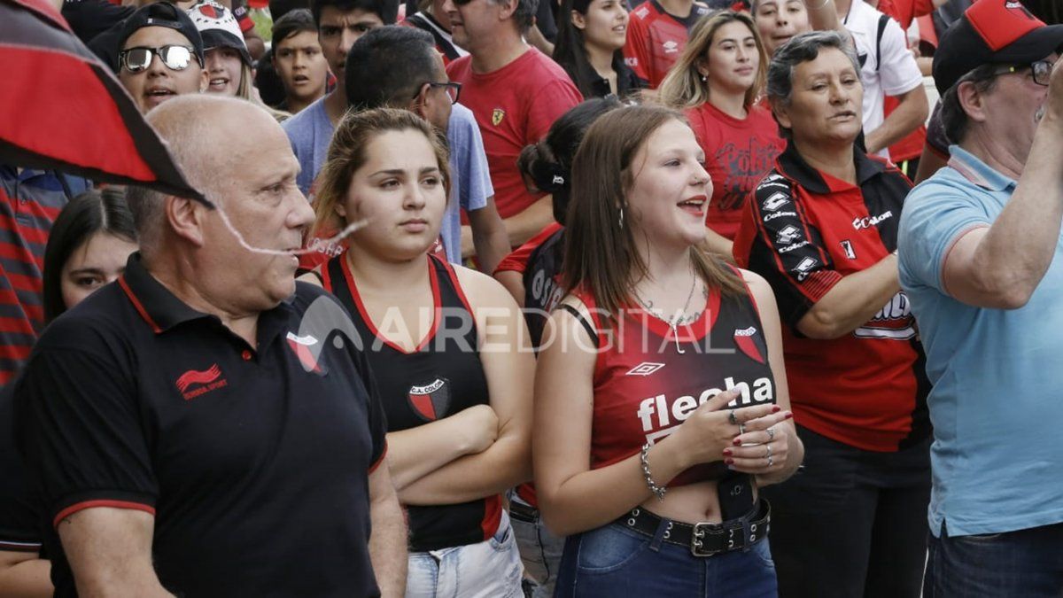 Las 37 mejores fotos de la multitudinaria despedida al plantel de Colón