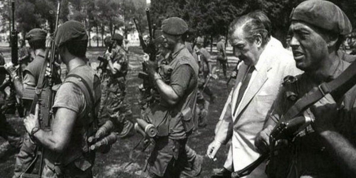 En el 1986, durante una visita de Raúl Alfonsín al Tercer cuerpo del Ejército en Córdoba, desactivaron una bomba que era un proyectil de mortero que estaba debajo de una alcantarilla en el medio de una calle por donde tenía que pasar el auto del mandatario.