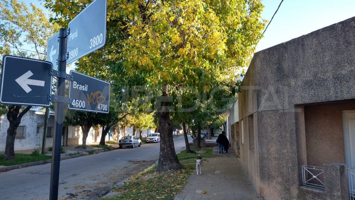 Brasil 4600: la zona donde asaltaron a los dos jóvenes.