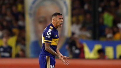 La Justicia investiga a Tévez por jugar al fútbol junto a un político de Maipú