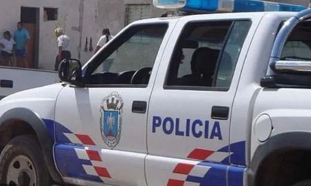 La rápida intervención policial condujo a la detención del agresor, quien enfrenta ahora las consecuencias legales de sus acciones. La rápida intervención policial condujo a la detención del agresor, quien enfrenta ahora las consecuencias legales de sus acciones.