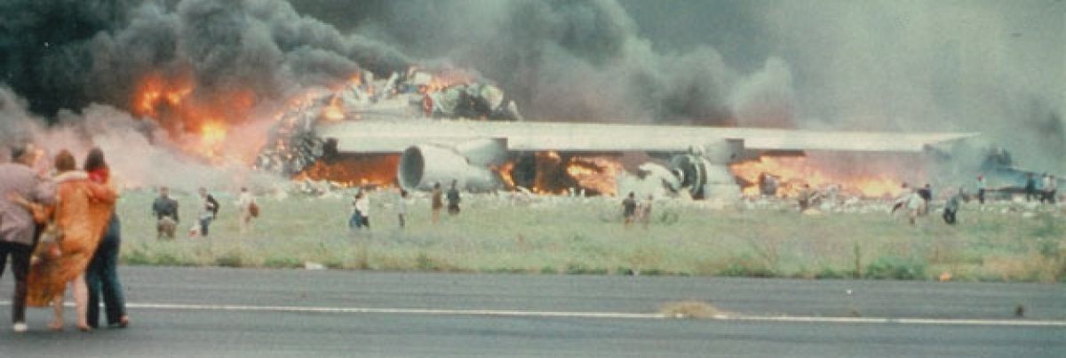 Los sobrevivientes del Jumbo de Pan Am escaparon por sus propios medios de las llamas y, muchos de los heridos y quemados, fueron trasladados a hospitales cercanos en taxis y vehículos particulares. Los focos de incendio de ambas aeronaves recién serían completamente extinguidos a las 3.30 del día siguiente.