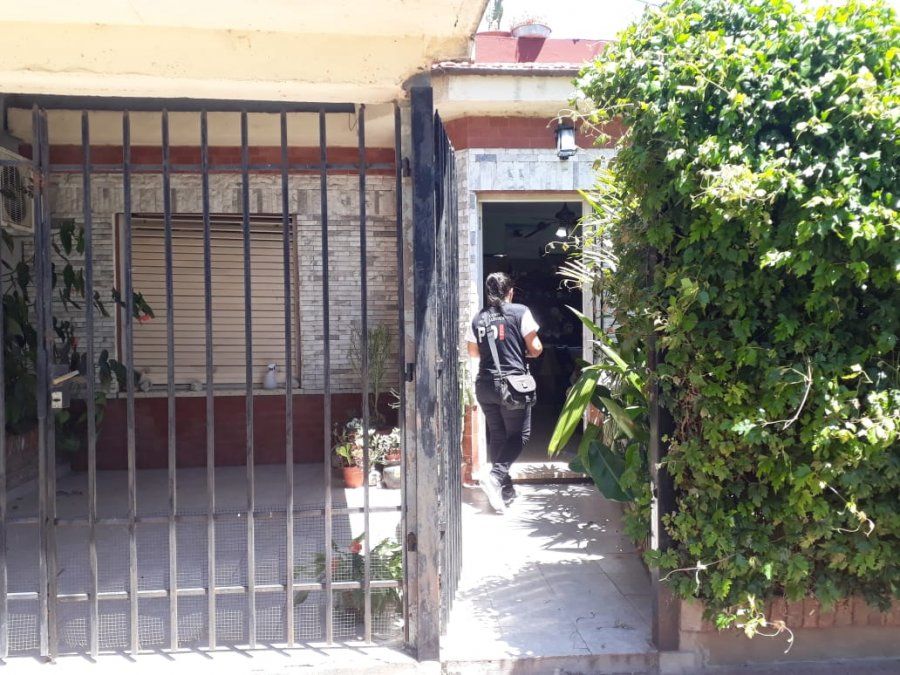 Mientras operaban al hijo le desvalijaron la casa