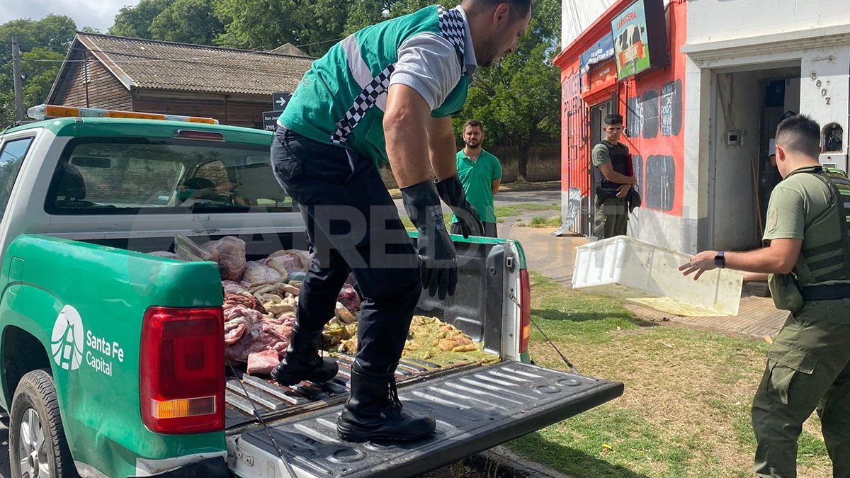 Agentes policiales participaron del procedimiento.