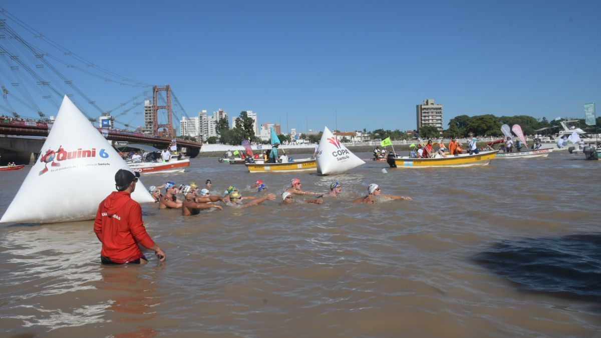 Participan 17 competidores, 11 varones y seis mujeres. Participan 17 competidores, 11 varones y seis mujeres.
