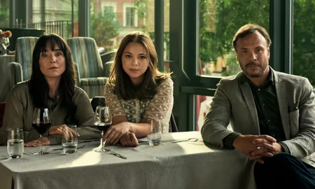 Una familia normal es la nueva miniserie de Netflix que se encuentra basada en una exitosa novela. Una familia normal es la nueva miniserie de Netflix que se encuentra basada en una exitosa novela.
