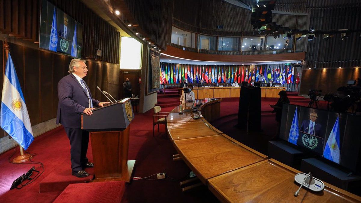 Alberto Fernández dio una una conferencia en la sede de la Comisión Económica para América Latina y el Caribe (Cepal) en Santiago de Chile.