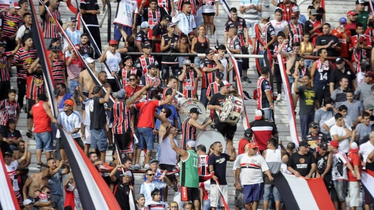 Cruce de barras en la práctica de Chacarita Juniors