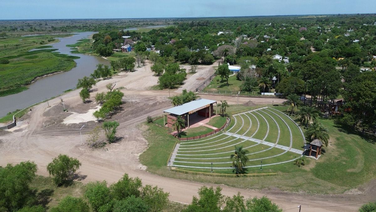 La Municipalidad de Romang ejecuta los trabajos finales de la segunda etapa que incluye cordones cuneta