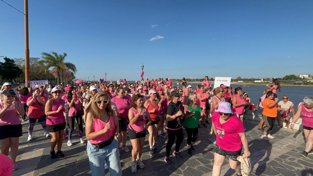 Santa Fe celebró la 4° edición de la Caminata Pink por la prevención del cáncer de mama.