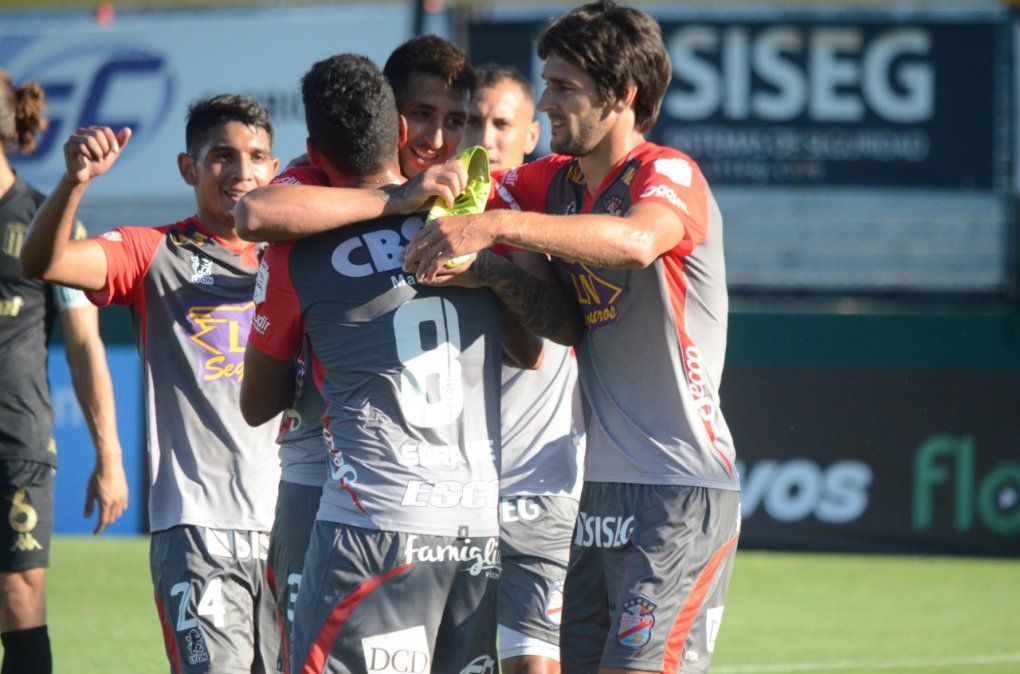 Arsenal venció a Racing y le arreabató el pasaje a la Zona Campeonato de la Copa Diego Maradona a Unión