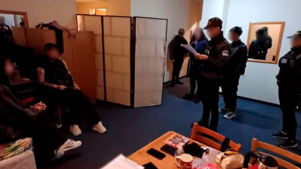 Gendarmería rescató a 10 víctimas de trata de personas en Quilmes.