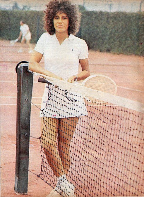 Raquel Giscafré, quien hasta el día de hoy era la única santafesina singlista en llegar a semifinales en Roland Garros, en el año 1974.