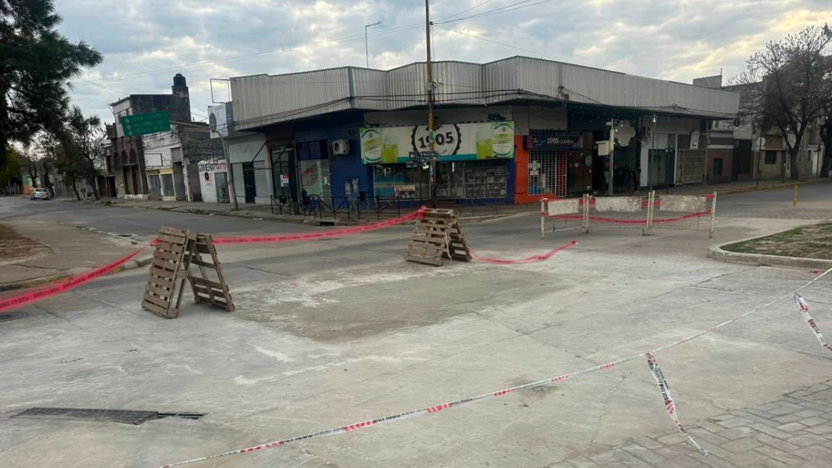 Los trabajos sobre la calzada ya finalizaron, pero el acceso desde Santo Tomé hacia Dr. Zavalla permanece cerrado hasta que se habilite el sector reparado. Los trabajos sobre la calzada ya finalizaron, pero el acceso desde Santo Tomé hacia Dr. Zavalla permanece cerrado hasta que se habilite el sector reparado.