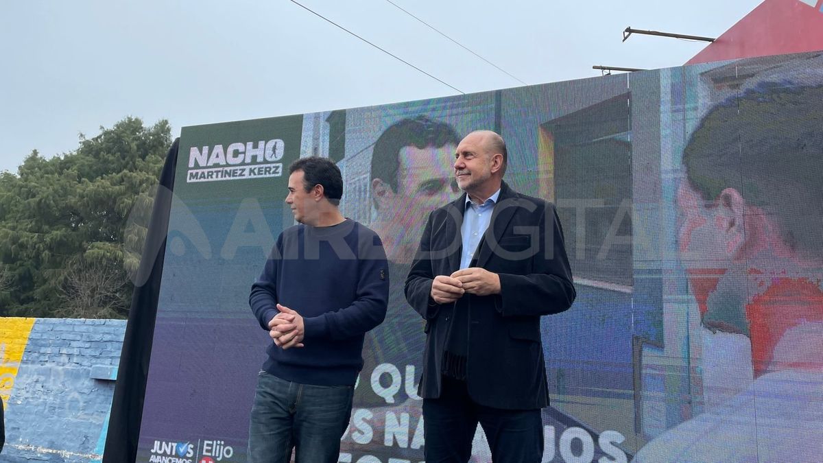 Ignacio Martínez Kerz se desempeña actualmente como secretario de Prácticas Socio Comunitarias del Ministerio de Desarrollo Social de Santa Fe. Ignacio Martínez Kerz se desempeña actualmente como secretario de Prácticas Socio Comunitarias del Ministerio de Desarrollo Social de Santa Fe.