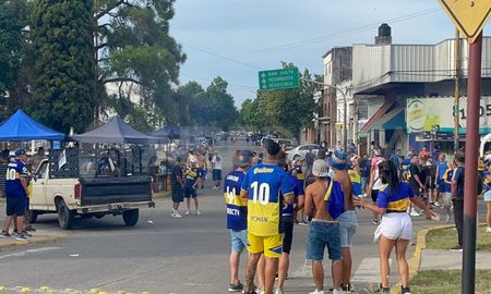 Entre $8000 y $20000 cobraron los cuidacoches durante el partido entre Boca y Argentino en el estadio de Colón. Entre $8000 y $20000 cobraron los cuidacoches durante el partido entre Boca y Argentino en el estadio de Colón.
