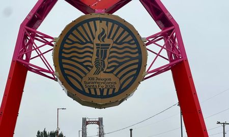 La estructura de casi ocho metros comenzó a instalarse frente al Puente Colgante y marcará el tiempo que falta para el inicio de los Juegos Suramericanos 2026. La estructura de casi ocho metros comenzó a instalarse frente al Puente Colgante y marcará el tiempo que falta para el inicio de los Juegos Suramericanos 2026.