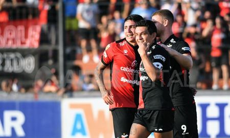 El Club Atlético Colón enfrenta a Godoy Cruz por la segunda fecha de la Copa de la Liga. El partido comenzará a las 17, con transmisión de AIRE. El Club Atlético Colón enfrenta a Godoy Cruz por la segunda fecha de la Copa de la Liga. El partido comenzará a las 17, con transmisión de AIRE.