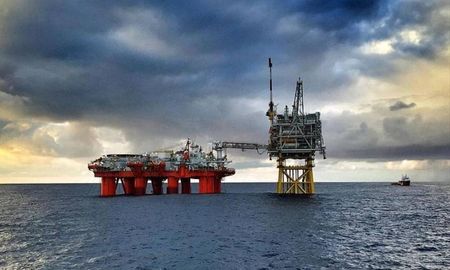 La técnica de exploración sísmica funciona con disparos submarinos con cañones de aire que crean sonidos muy potentes. La técnica de exploración sísmica funciona con disparos submarinos con cañones de aire que crean sonidos muy potentes.