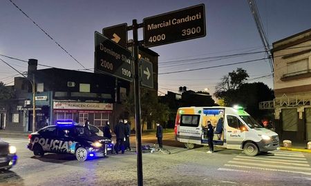 accidente en santa fe: un auto atropello una bicicleta en la que trasladaban a un nino con guardapolvo accidente en santa fe: un auto atropello una bicicleta en la que trasladaban a un nino con guardapolvo