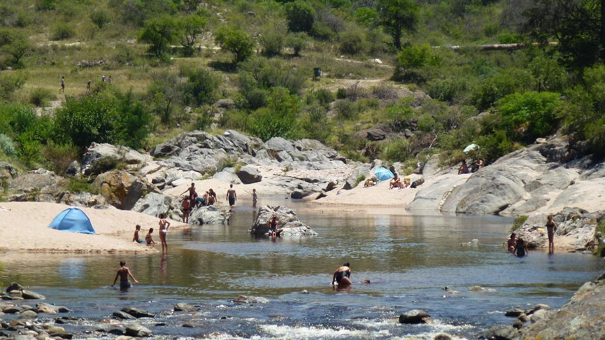 La víctima estaba de vacaciones en Córdoba junto a su esposa.