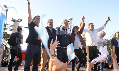 La candidata presidencial de Juntos por el Cambio, Patricia Bullrich, aseguró este sábado que su espacio es la única fuerza capaz de gobernar la Argentina. La candidata presidencial de Juntos por el Cambio, Patricia Bullrich, aseguró este sábado que su espacio es la única fuerza capaz de gobernar la Argentina.