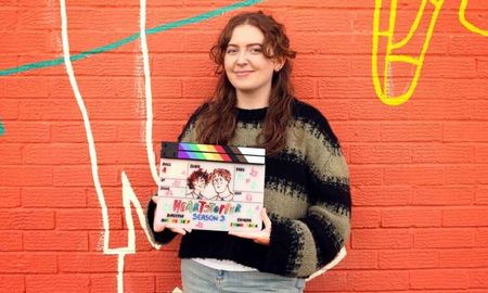 Alice Osman es autora de muchos libros, que incluyen novelas y novelas gráficas. Alice Osman es autora de muchos libros, que incluyen novelas y novelas gráficas.