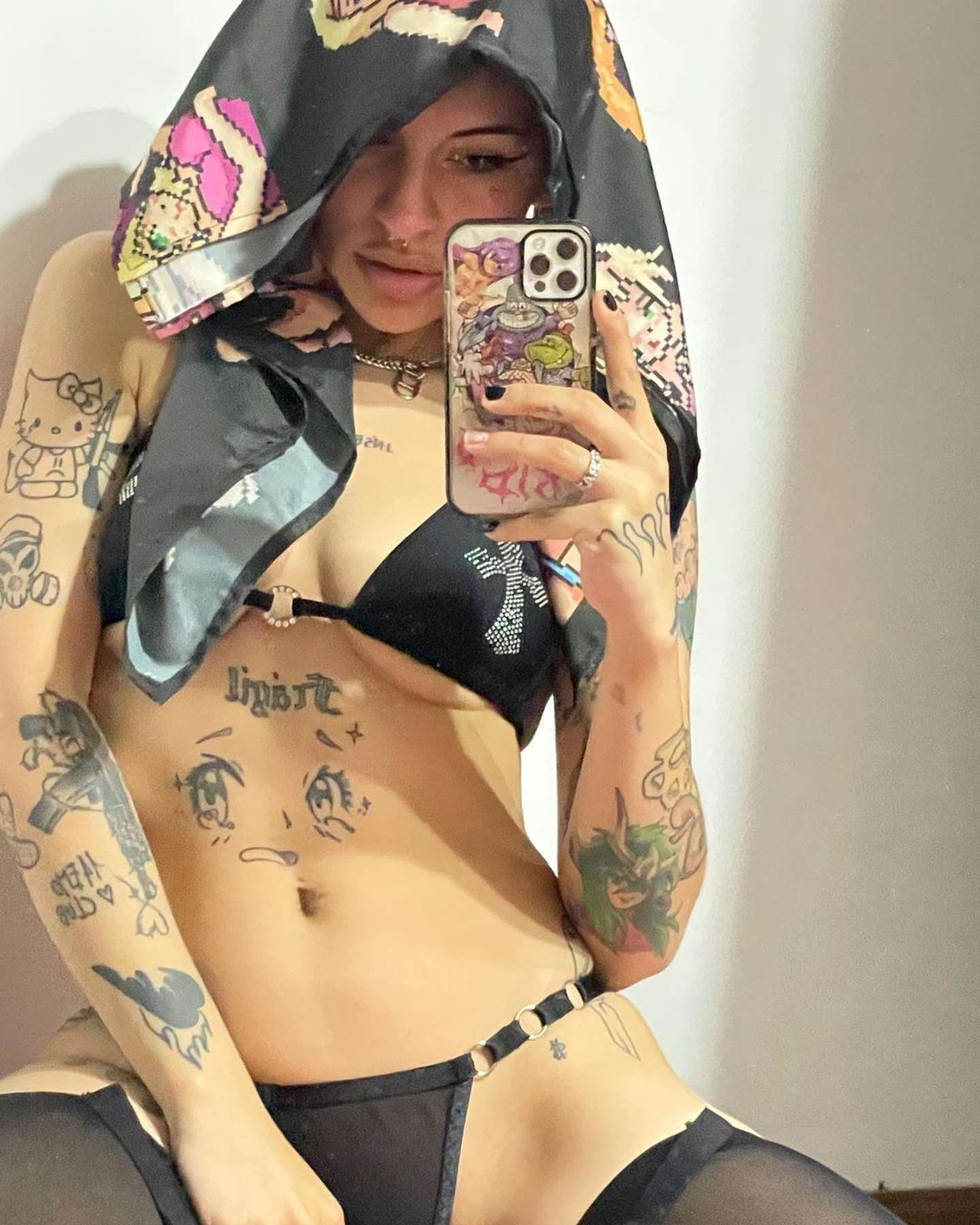 El sensual look en ropa interior de Cazzu.