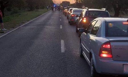 Largas filas en la Ruta 1 por un corte de tránsito a la altura de Los Zapallos. Largas filas en la Ruta 1 por un corte de tránsito a la altura de Los Zapallos.