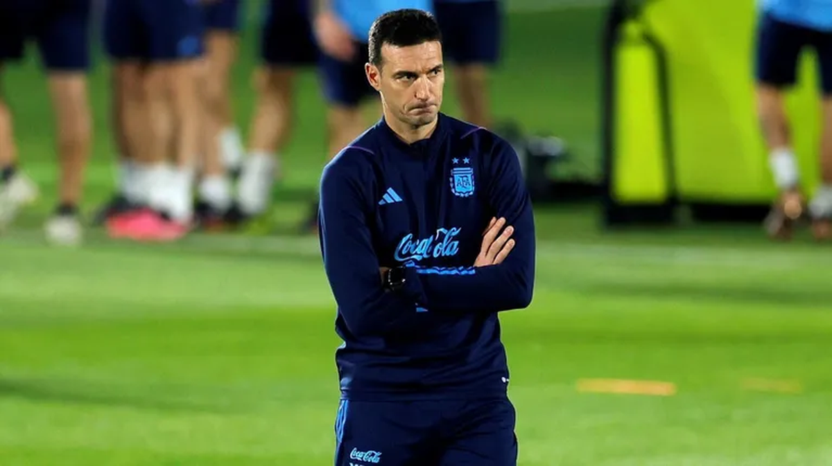 Lionel Scaloni analiza una variante para enfrentar a Francia: Ángel Di María o Lisandro Martínez reemplazará a Leandro Paredes. 