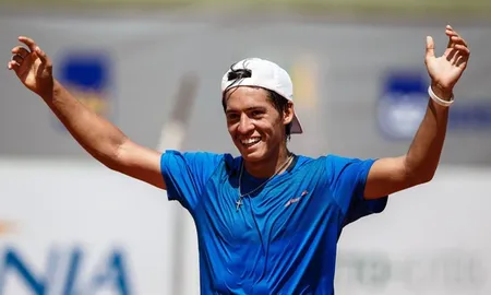 sebastian baez dio la sorpresa y vencio a musetti en el debut del next gen finals sebastian baez dio la sorpresa y vencio a musetti en el debut del next gen finals