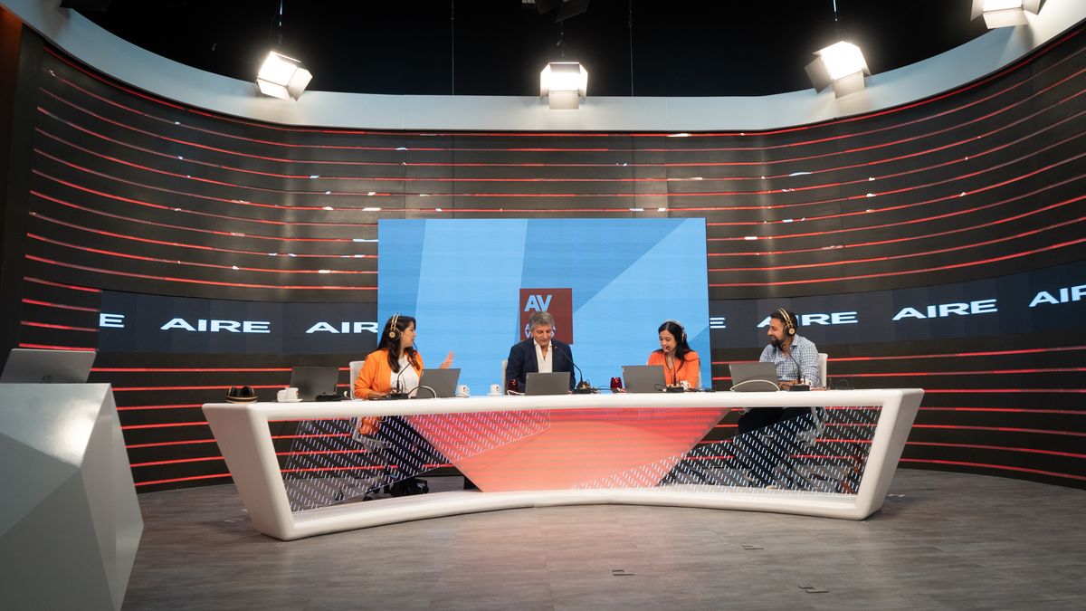 El estudio principal desde donde transmite AIRE está equipado con la última tecnología. El estudio principal desde donde transmite AIRE está equipado con la última tecnología.
