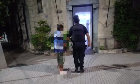 El hombre de 41 años fue detenido luego de amenazar a personas con un arma blanca. El hombre de 41 años fue detenido luego de amenazar a personas con un arma blanca.