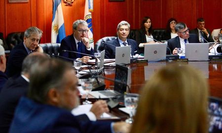 El Plenario aprobó distintos dictamenes y se elevaron 17 ternas al Poder Ejecutivo con 51 postulantes. El Plenario aprobó distintos dictamenes y se elevaron 17 ternas al Poder Ejecutivo con 51 postulantes.