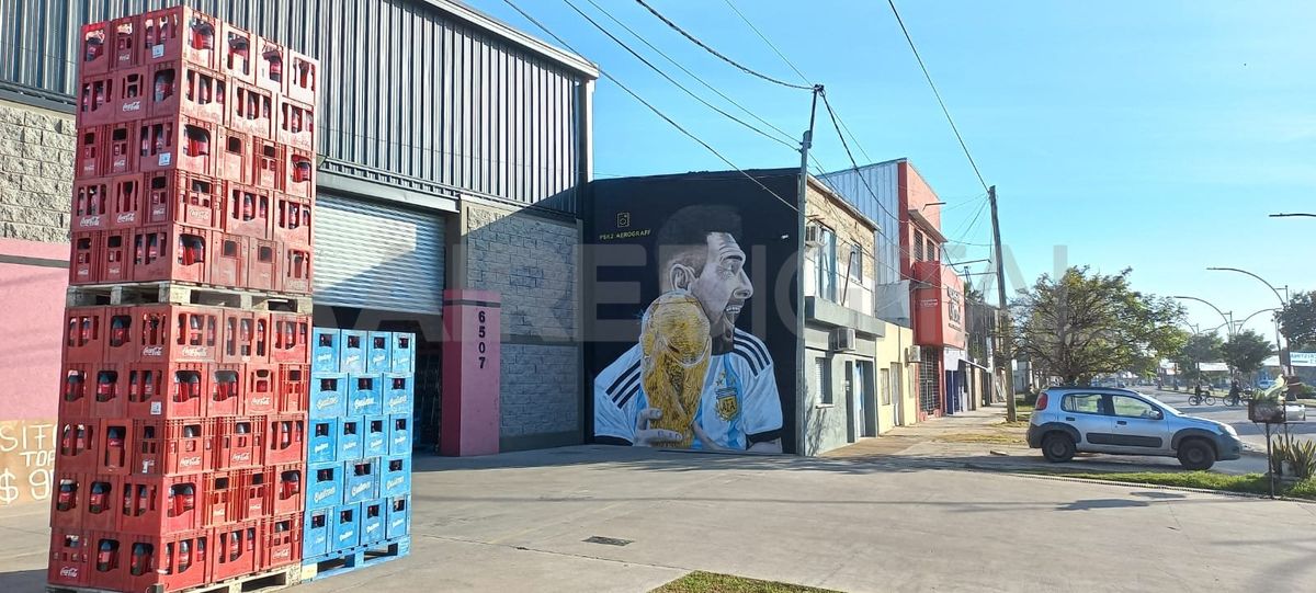 Mural de Messi en avenida Peñaloza esquina J.P. López.