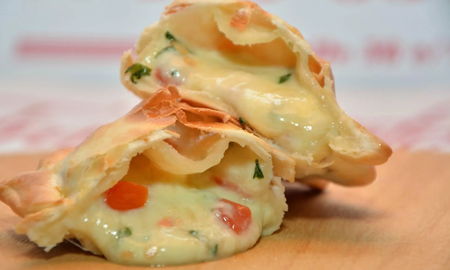 Cómo hacer empanadas caprese para la entrada navideña Cómo hacer empanadas caprese para la entrada navideña