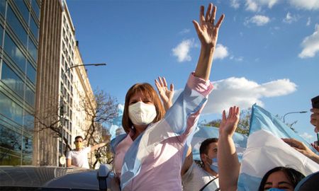 Creo que tengo condiciones y la valentía que hace falta como para llevar adelante el cambio que necesita el país, indicó Bullrich. Creo que tengo condiciones y la valentía que hace falta como para llevar adelante el cambio que necesita el país, indicó Bullrich.