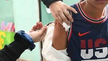 El Ministerio de Salud recuerda la importancia de la vacunación durante la gestación y en la infancia contra la tos convulsa.