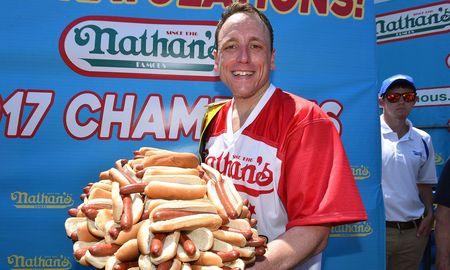 Joey Chestnut tiene un panorama médico nada alentador. Joey Chestnut tiene un panorama médico nada alentador.