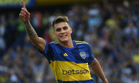 Manchester United y Liverpool estarían siguiendo de cerca a Kevin Zenón, según medios ingleses. Manchester United y Liverpool estarían siguiendo de cerca a Kevin Zenón, según medios ingleses.