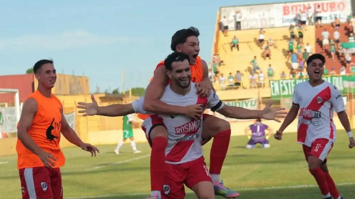 Guaraní Antonio Franco ganó en Corrientes a Mandiyú. Foto: prensa Guaraní.