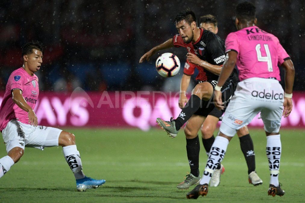 Estigarribia no ahorró críticas al arbitraje y las condiciones de la Final de la Copa Sudamericana