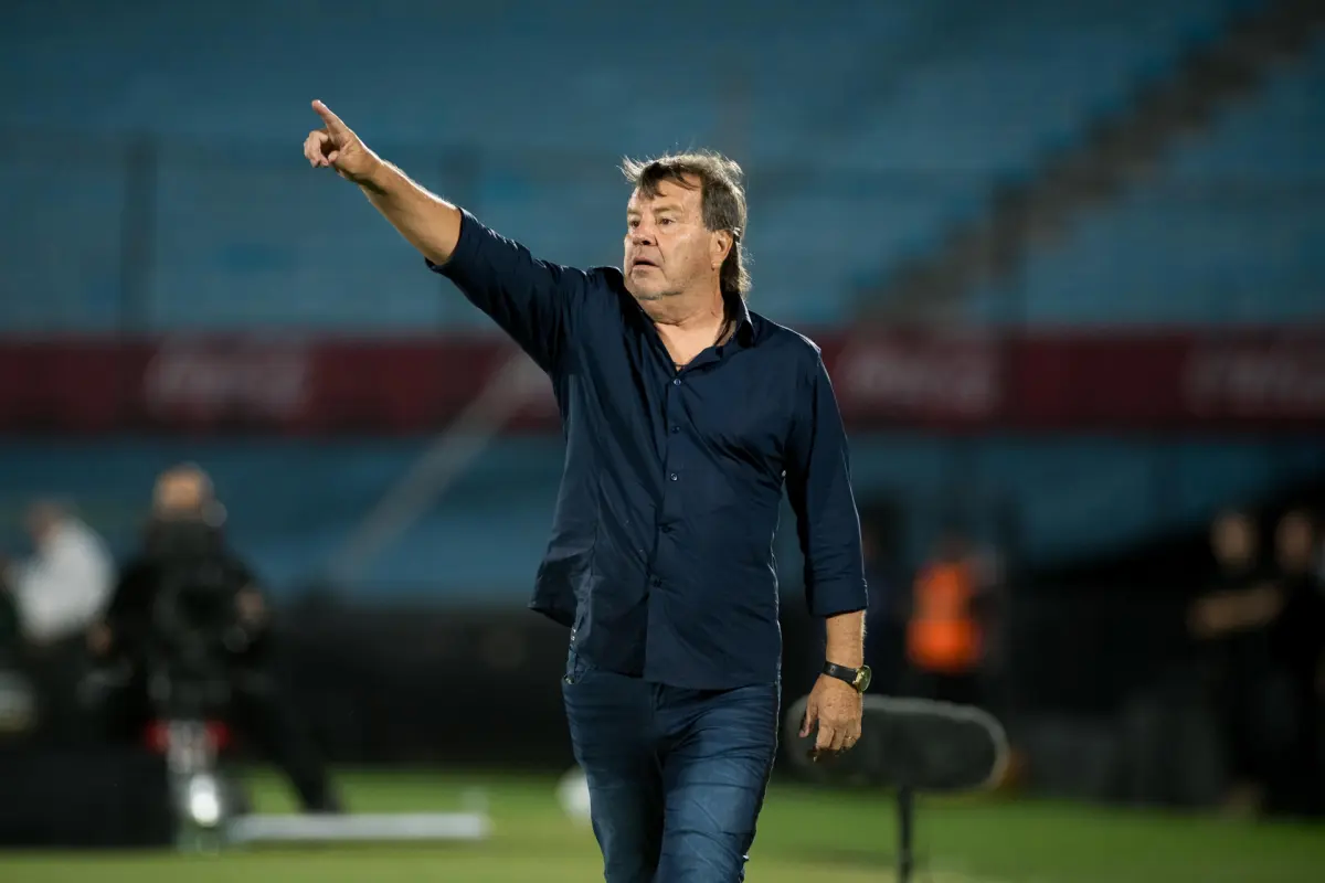 Ricardo Zielinski comenzará a entrenador a Independiente desde este viernes y el domingo dirigirá el clásico de Avellaneda.