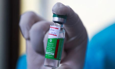 Estas vacunas forman parte de un total de 1.160.000 dosis que el Estado Argentino adquirirá a través del Instituto Serum de India. Estas vacunas forman parte de un total de 1.160.000 dosis que el Estado Argentino adquirirá a través del Instituto Serum de India.