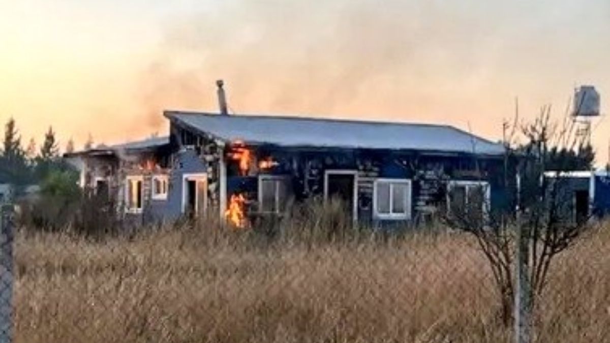 El hombre ya había sido denunciado por hostigamiento previo a la agresión incendiaria en Cañuelas.