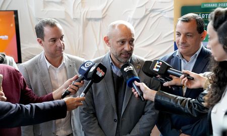 El anuncio se realizó con varios meses de anticipación para facilitar la planificación de las vacaciones y el acceso a planes de financiación. La iniciativa forma parte de la estrategia provincial para fortalecer la conectividad aérea internacional y consolidar el crecimiento sostenido de la terminal rosarina. El anuncio se realizó con varios meses de anticipación para facilitar la planificación de las vacaciones y el acceso a planes de financiación. La iniciativa forma parte de la estrategia provincial para fortalecer la conectividad aérea internacional y consolidar el crecimiento sostenido de la terminal rosarina.