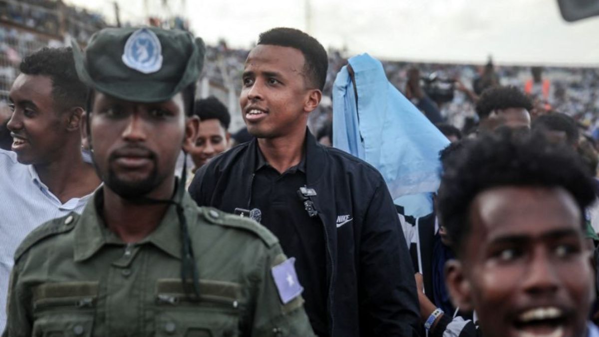 Omar Artan fue recibido como un héroe en Somalia. Omar Artan fue recibido como un héroe en Somalia.