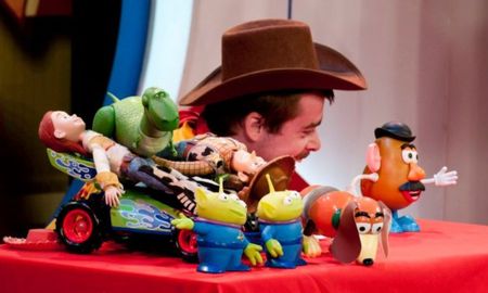 Migue Granados anunció su incorporación al elenco de doblaje de la nueva producción de Disney y Pixar. Migue Granados anunció su incorporación al elenco de doblaje de la nueva producción de Disney y Pixar.