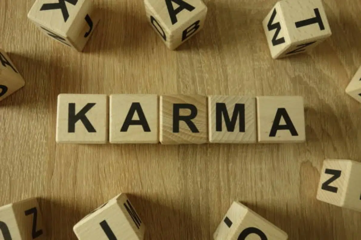 El karma es importante en el hinduismo, el budismo, el jainismo, el ayyavazhi y el espiritismo.